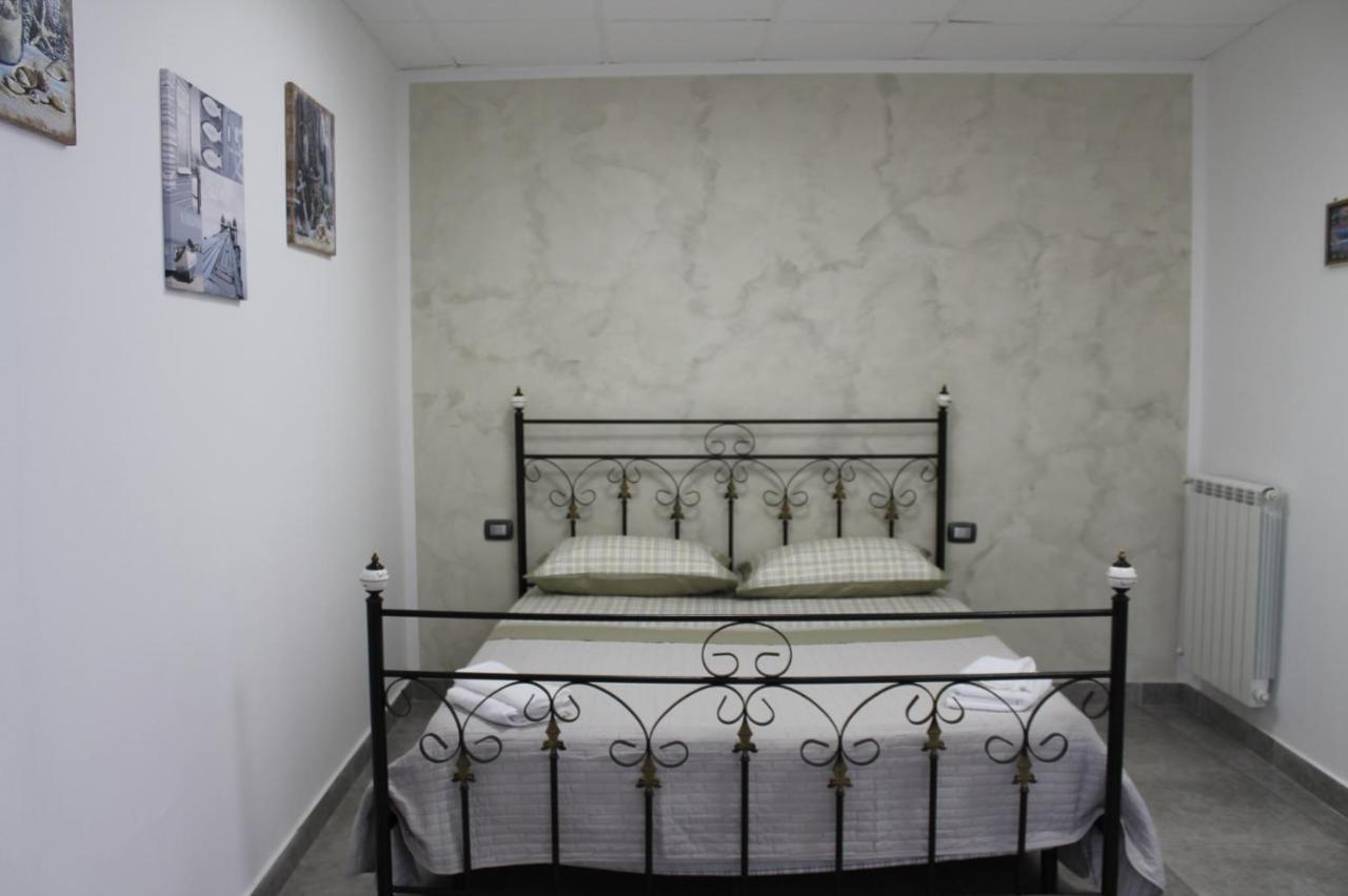 Riccia, Frolla E Babba Apartman Nápoly Szoba fotó